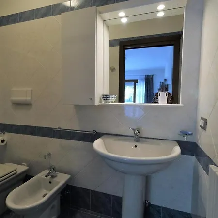 Ampio 2 Vista Via Bafile Apartment *